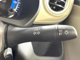 【オートライト】周りの明るさに応じて自動でヘッドライトの点灯・消灯ができる機能です!ライトの付け忘れ・消し忘れなどが無くなり、雨の日や夕方の走行も安心!トンネル通過時も便利ですね♪