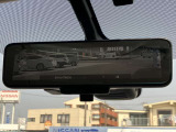 インテリジェント ルームミラー、車両後方のカメラ映像をミラー面に映し出すので、車内の状況や、天候などに影響されずいつでもクリアな後方視界が得られます。