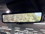 【デジタルインナーミラー】後席の大きな荷物や同乗者で後方が確認しづらい時でも安心!カメラが撮影した車両後方の映像をルームミラー内に表示。クリアな視界で状況の確認が可能です!