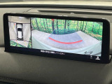【360&deg;ビューモニター】専用のカメラにより、上から見下ろしたような視点で360度クルマの周囲を確認することができます☆死角部分も確認しやすく、狭い場所での切り返しや駐車もスムーズに行えます。