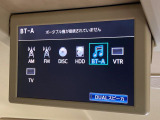 【フリップダウンモニター】大画面モニターで後席でもエンタメをお楽しみいただけます。小さなお子様にも大人気の装備です♪