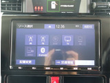 お車選びをお楽しみ頂けるよう、在庫車の展示スペースを十分に確保しております。