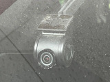 【ドライブレコーダー】ドライブレコーダー装備!走行中はもちろん、あおり運転や事故に遭遇した際、映像で記録し、万一のリスクに備えます。※記録用SDカードはお客様ご自身でご準備いただく必要があります。