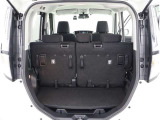トランク内も広く、荷物もタップリ積んで頂けます☆