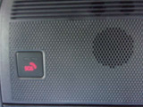 【車載通信機】 緊急時にマツダコールセンターへ接続できる、SOSボタン!