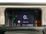 デジタル表示のスピードメーターとタコメーター、燃費やオドメーターなどの表示の他に、ホンダセンシング機能などの表示もできる多機能なマルチインフォメーション・ディスプレイです。