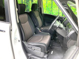 運転席シート廻りは使用感も少なく、良好な状態となっています。丁寧に使われていたことがよくわかりますね。