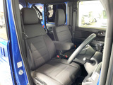 運転席シート廻りは使用感も少なく、良好な状態となっています。丁寧に使われていたことがよくわかりますね。