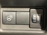 【ステアリングヒーター】冬場に冷たくなりやすい革巻きステアリングを、スイッチ一つで素早く適温に!エアコンよりも早く温まってくれるので、寒い日の運転も快適になりますね♪