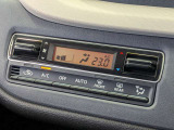 オートエアコンで温度を設定するだけで快適な車内環境を維持することができます!