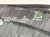 【エマージェンシーブレーキ】走行中に前方の車両等を認識し、衝突しそうな時は警報とブレーキで衝突回避と被害軽減をアシスト。より安全にドライブをお楽しみいただけます。