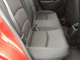 G-ベクタリングコントロールプラス(GVCPlus)は、ドライバーの素早いハンドル操作に対する車両の追従性を高めるとともに挙動の収束性をサポートします。特に後部座席では、揺れが少なく感じられます。