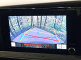【バックカメラ】駐車時に後方がリアルタイム映像で確認できます。大型商業施設や立体駐車場での駐車時や、夜間のバック時に大活躍!運転スキルに関わらず、今や必須となった装備のひとつです!