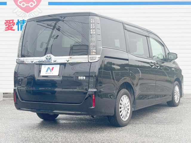 トヨタ ヴォクシー 1.8 ハイブリッド X の中古車詳細 (95,650km