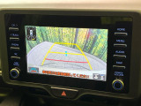 【バックカメラ】駐車時に後方がリアルタイム映像で確認できます。大型商業施設や立体駐車場での駐車時や、夜間のバック時に大活躍!運転スキルに関わらず、今や必須となった装備のひとつです!