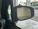 車線変更も安心のブラインドスポットモニターにリアトラフィックモニター付きです。