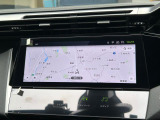 10インチのタッチスクリーンでは、コネクテッド機能を持つインフォテインメントシステムを搭載しております。