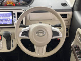 インテリアに合わせたデザインのステアリングは、運転される方のことも考え、運転しやすい形状、大きさです。是非一度、実際に触ってお確かめください。