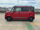 後部座席は両側電動スライドドアなので狭い駐車場でもお手軽に開閉可能!!乗り降りも安心です!!