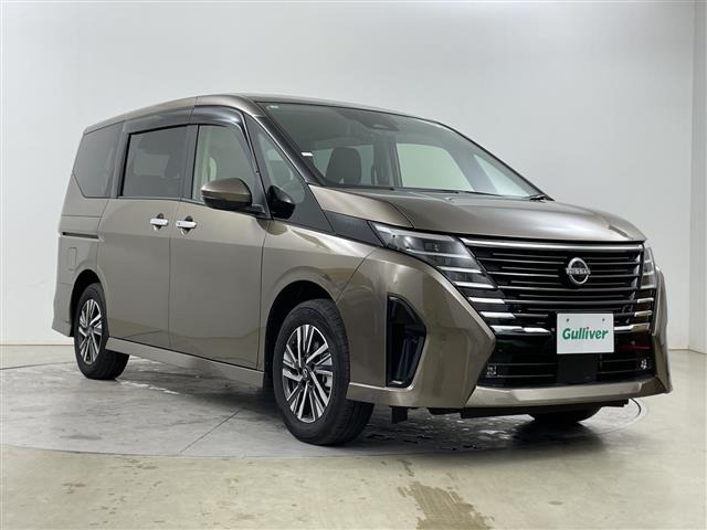 セレナ 1.4 e-4ORCE ハイウェイスターV 4WD 4WD 修復歴無し
