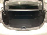 メルセデス・ベンツあざみ野は2013年のオープンからメルセデスベンツ/スマートの販売・メンテナンスに特化した正規販売店でございます。広々としたショールームと展示場でお客様をお迎えしております。