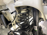 お車を安心してお乗りいただく為には、足回りの定期点検が欠かせません。サービスサポート(有償保証)では無料点検もご提供しており、安心のカーライフをお過ごしいただけるサポート体制が整っています。