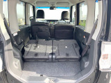 普段のお買い物や通勤、送迎等に十分な荷室スペースを確保しております。セカンドシートを倒すと、大きな荷物の積載も可能です♪