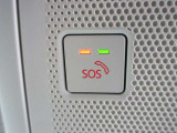 エアバッグ作動時や後突時、もしくは車内のSOSボタンを押した際に緊急通報オペレーターに連携し、救急・警察を手配します。更にオペレーターにも連携、お客様のご要望に応じてロードサービスの手配を行います。