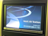 【メーカー純正8型ナビ】インテリアに溶け込むスタイリッシュな「専用設計」メーカーナビを装備♪視認性や操作性など基本性能にも優れ、より上質なカーライフをお楽しみいただけます。