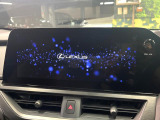 【10.3インチワイドナビ】高級感とインパクトのある大型ワイドナビを装備。各種オーディオ操作はもちろん、横長ワイド画面でのマップ2分割表示など、利便性も高いナビです♪