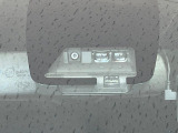 【トヨタセーフティセンス】走行中に前方の車両等を認識し、衝突しそうな時は警報とブレーキで衝突回避と被害軽減をアシスト。より安全にドライブをお楽しみいただけます。