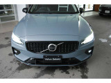 V60 アルティメット B4 ダーク エディション 