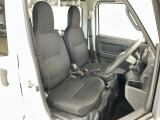 【運転席・助手席】内装ルームクリーニング済みです。しっかり綺麗にしていますので、是非、お確かめください。車に自信があるからこそ、是非一度ご来店頂き内外装も見てもらえると幸いです。
