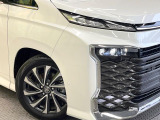 【LEDヘッドライト】悪天候や夜間走行時も良好な視界を確保し安心して運転できる高輝度LEDヘッドライトを装備!点灯速度が早く、消費電力も抑えられています。