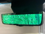 【デジタルインナーミラー】後席の大きな荷物や同乗者で後方が確認しづらい時でも安心!カメラが撮影した車両後方の映像をルームミラー内に表示。クリアな視界で状況の確認が可能です!