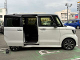 【両側電動スライドドア】ボタンを押すだけでスライドドアが開け閉めでできます♪運転席からもスライドドアの開閉ができます!