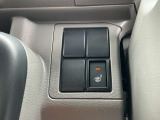 運転席にはシートヒーター装備しています