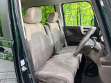運転席シート廻りは使用感も少なく、良好な状態となっています。丁寧に使われていたことがよくわかりますね。
