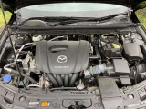 「SKYACTIV-G(ガソリン)」は、規格外の高圧縮を実現し、世界のエンジン技術者に驚きを与えました。さらに、それを維持したままノッキングの発生を抑え、熱効率を向上、走りにも寄与したエンジンです。