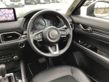 運転席からの視界です!すべてドライバーが運転しやすい形状やレイアウトとなっております!
