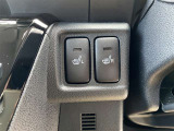 運転席、助手席はシートヒーター機能を装備しております。