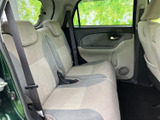 運転席側後部座席
