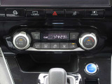 オートエアコンですので、車内を快適な空間に出来ます♪