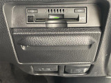 【ETC】有料道路を利用する際に料金所で停止することなく通過できる、ETC車載器(ノンストップ自動料金収受システム機器)が装備されています。セットアップを行うことで利用可能になります。