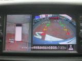 アラウンドビューモニター(車両を上から見たように表示)装着で車庫入れをサポート