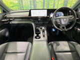 クラウンクロスオーバー 2.5 G レザー パッケージ E-Four 4WD 