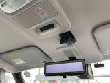スマートルームミラーで荷物満載でも確認出来ます。またSOSコールも装備されております。
