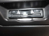 高速道路の料金所も、スムーズに通過できる、ETC車載器を装備しています。