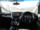 見通しのよいすっきりとした視界で、誰でも運転しやすいです。運転のしやすさは疲れにくさにも繋がりますよ♪