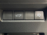 【パワーバックドア】スマートキーや運転席のボタンを押すだけでリアゲートが自動で開閉します!荷物を持っている時や、高い位置にあるバックドアを閉める際に便利な機能です♪